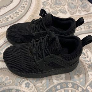 Toddler Puma black sneakers